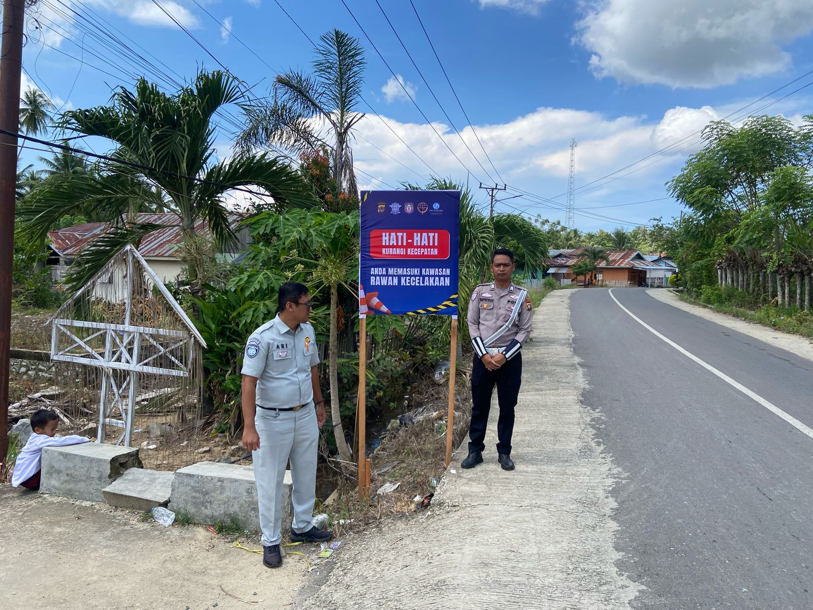 Jasa Raharja Pasang Papan Himbauan di Titik Rawan Kecelakaan