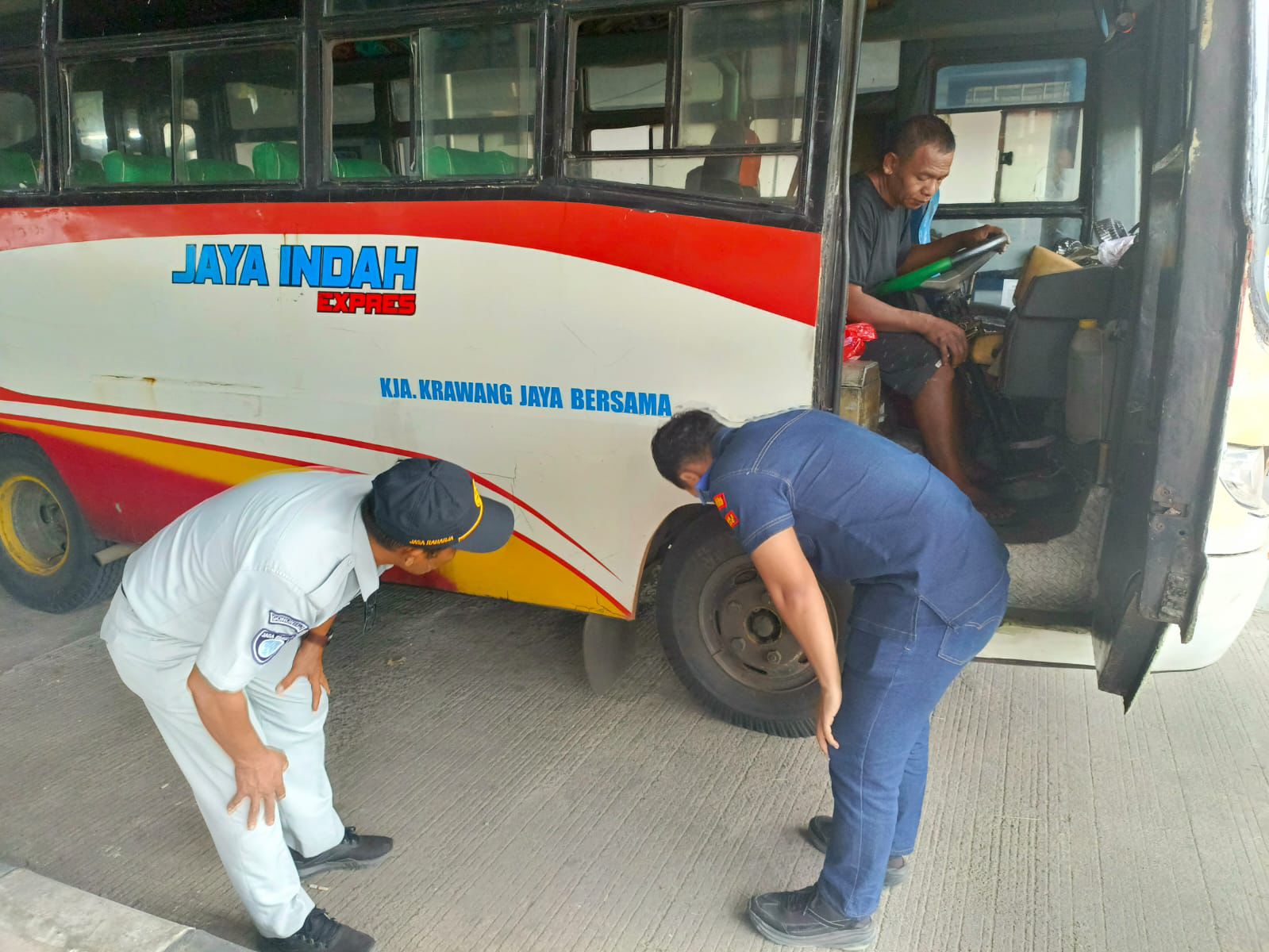 Jasa Raharja Bersama Stakeholder terkait Laksanakan Rampcheck Perkuat Keselamatan Angkutan Umum di Terminal Dungingi